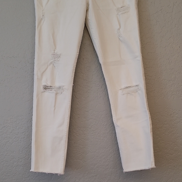 Hollister Women's Skinny Jeans - White - Picture 3 of 9